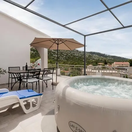 Panoramico With Jacuzzi *
