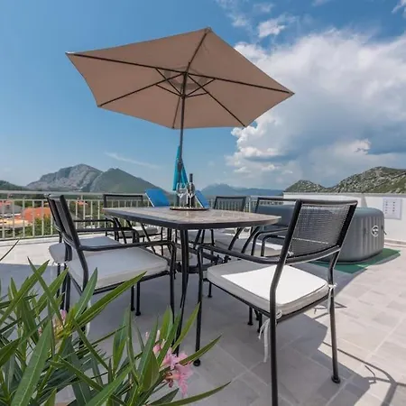 Panoramico With Jacuzzi Apartman *