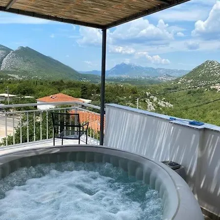 Panoramico With Jacuzzi *