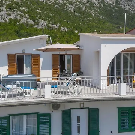 Apartman Panoramico With Jacuzzi